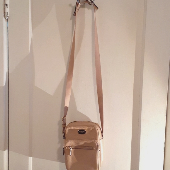 Michael Kors Tan Leather Crossbody bag - Picture 3 of 7